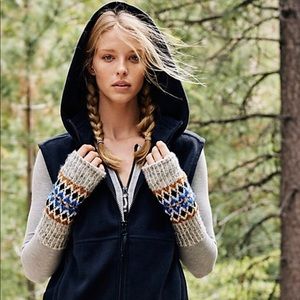 Free People Black Vest Higher Ground Large Hooded